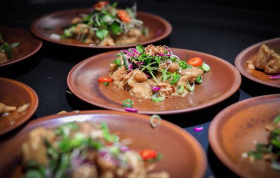 Full-service catering door Bar Bistro Loev